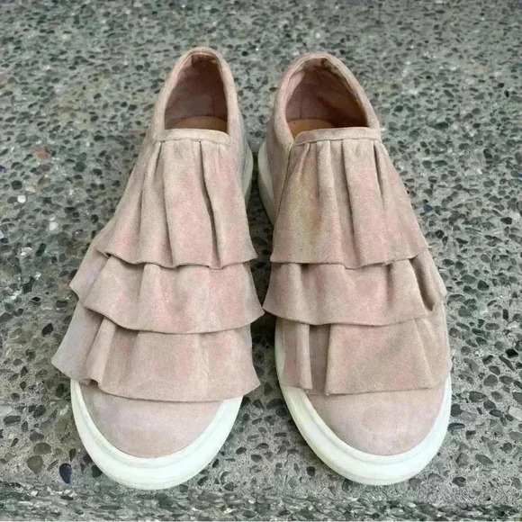 Linea Paolo Lolo Ruffle Women 10M Suede Beige Tan Sneaker Slip On Flat Platform - Picture 2 of 8